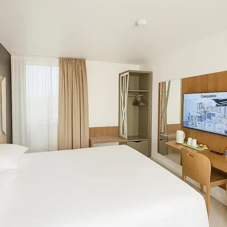 Campanile Hotel 3*