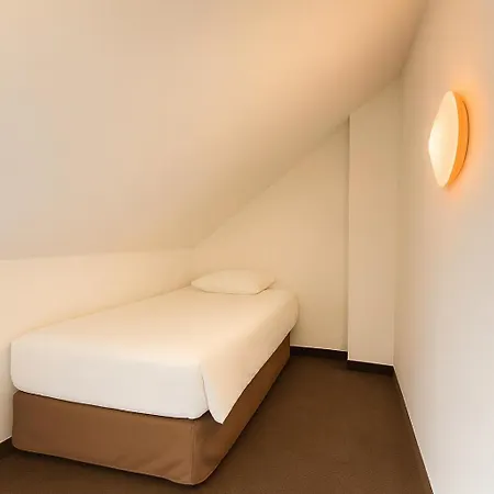 Campanile Hotel 3*