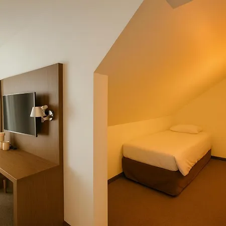 Hotel Campanile 3*